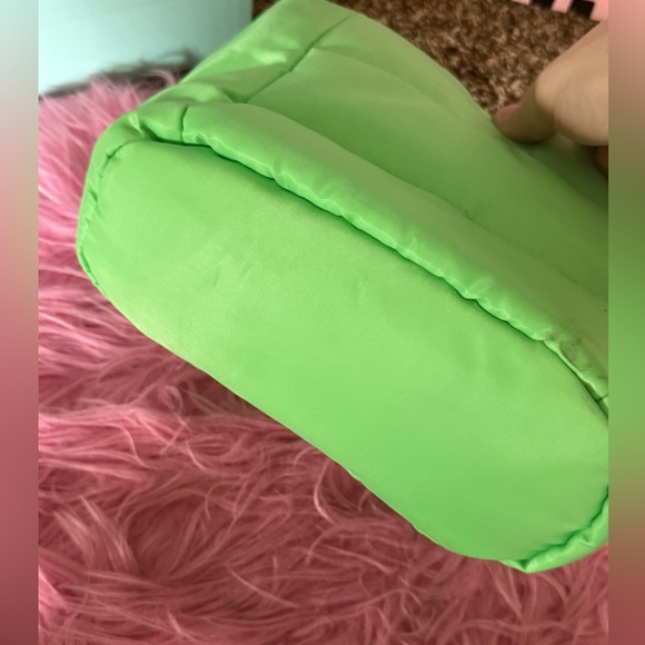 Girls frog bag giftable RARE new with tags SOLD OUT
(🤑 Get 5 items for $30) - Picture 5 of 6